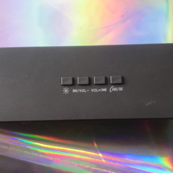 iHip Bluetooth/Aux speaker - Picture 3 of 4